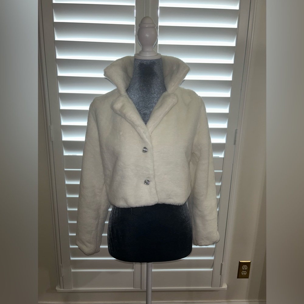 NWT Knit works Girls faux fur cropped jacket